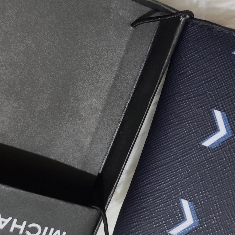 Blue Michael kors wallet - Picture 5 of 6